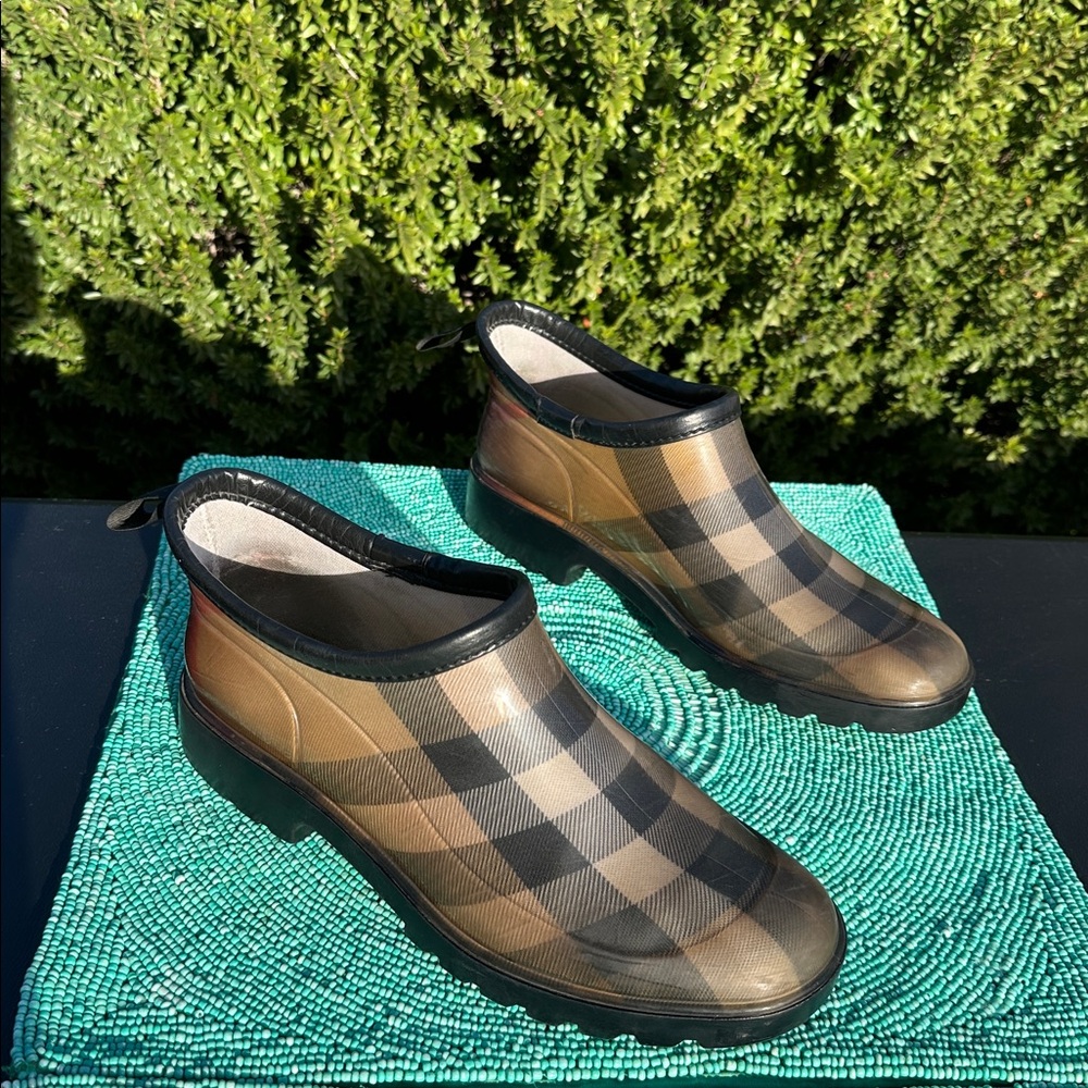 Burberry Nova Check ankle rain runner boots size 37, made in Italy - reposhing. - Picture 3 of 17